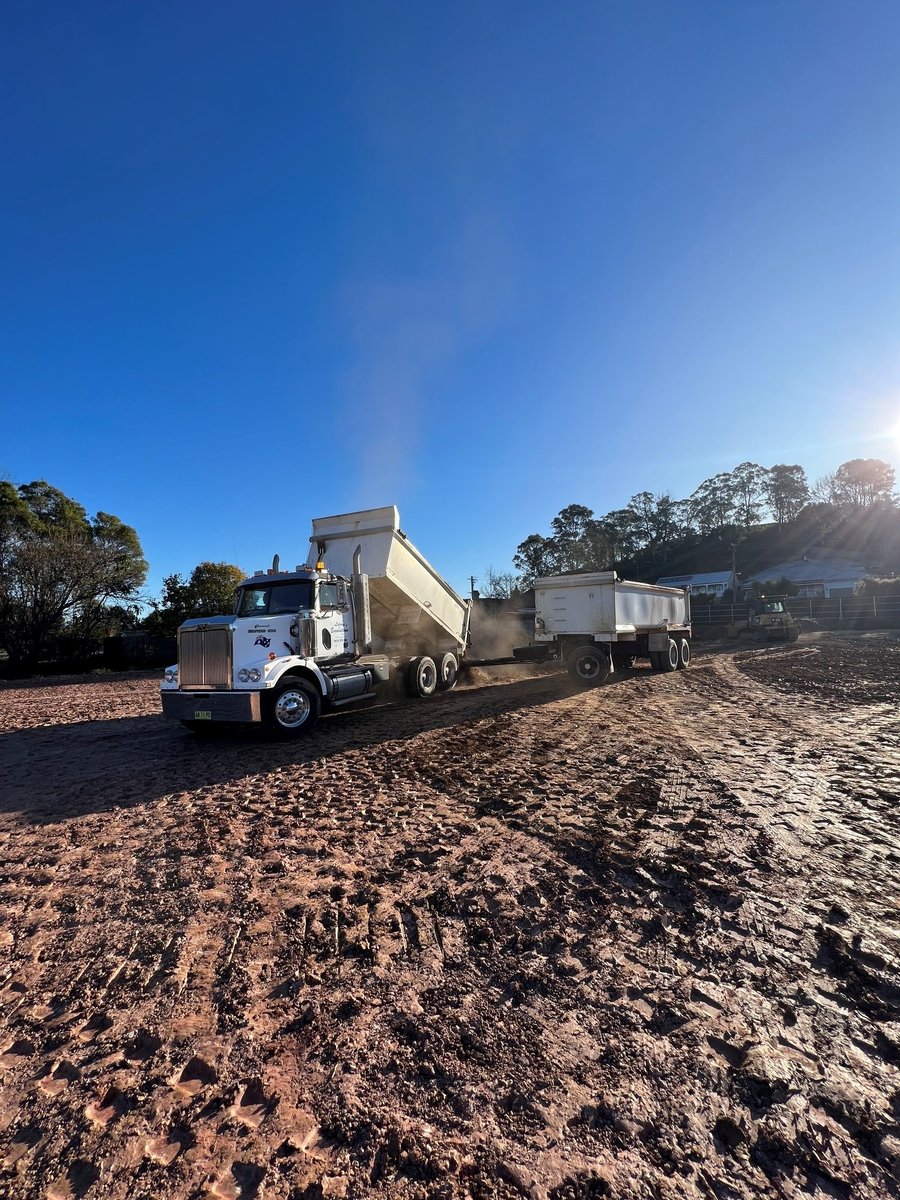 VENM/ENM waste being tipped at the Leroy Excavations facility
